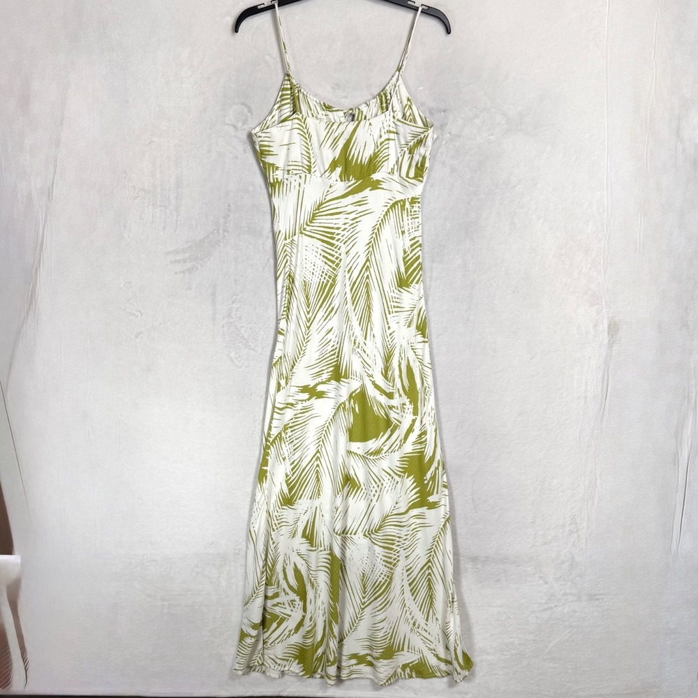 Olive Palm Print Maxi Dress - Women - Picture 4 of 16